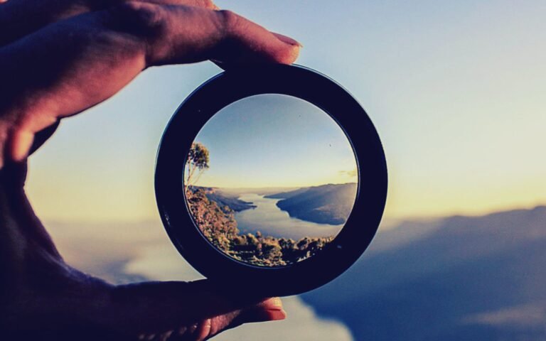 Horizon-Through-Lens-2560x1600