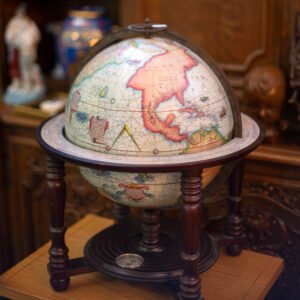 Antiques Textiles, Pottery & Décorative Pieces